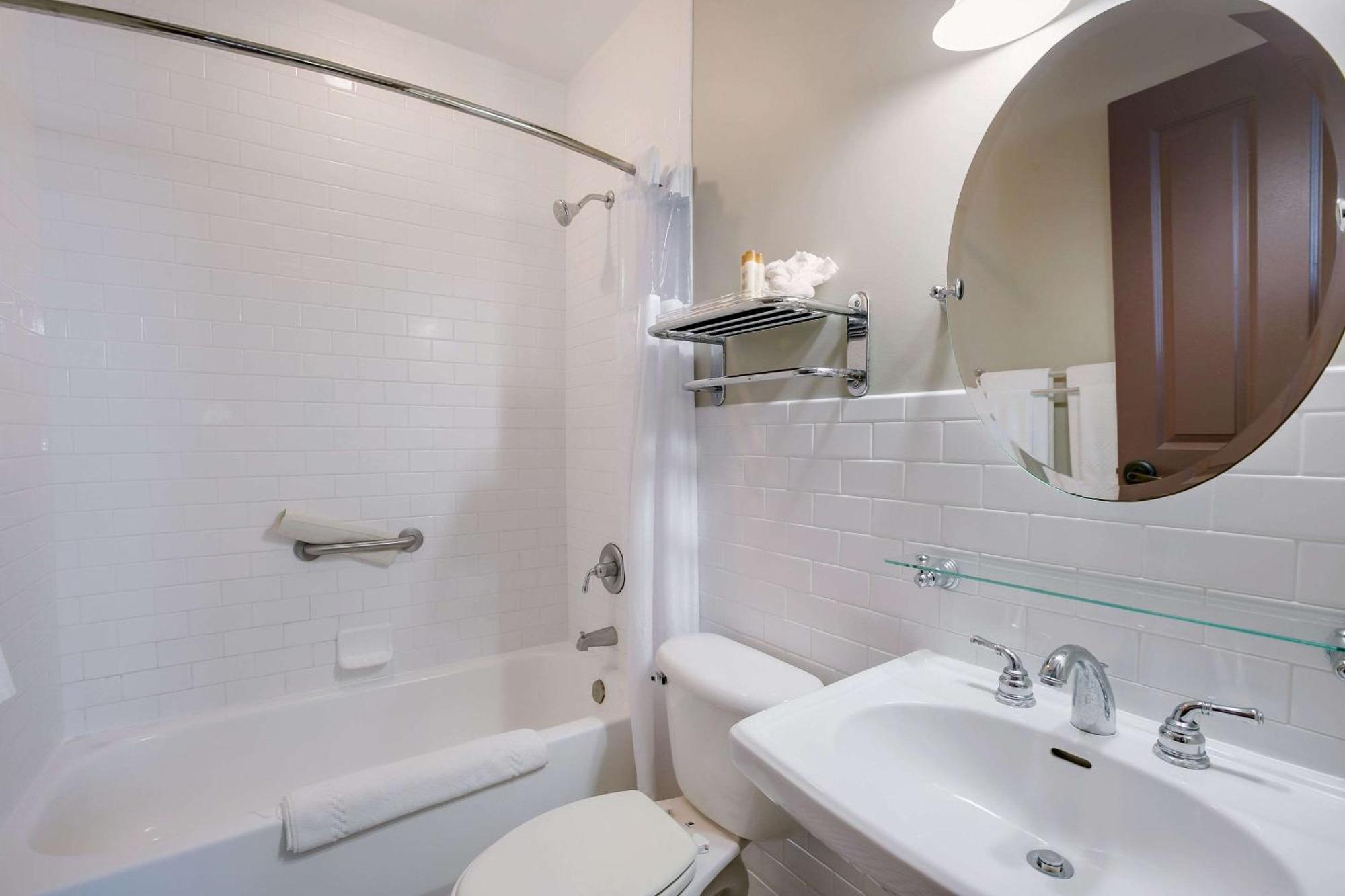 Water Street Hotel & Marina, Ascend Hotel Collection أبالاتشيكولا المظهر الخارجي الصورة